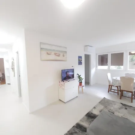 Apartment Adi *